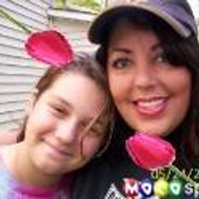 Profile Picture of Shelly Carver (@Shellnellnell) on Twitter