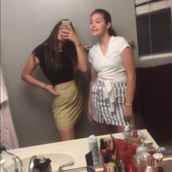 Profile Picture of Isabella Torrez (@isalil729) on Poshmark