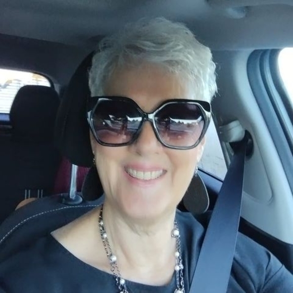 Profile Picture of Donna Evans (@donnaevans1980) on Poshmark