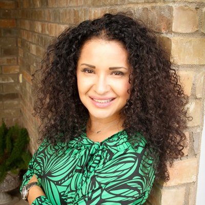 Profile Picture of Elizabeth Cantu - Peña (@CantuElizabeth) on Twitter