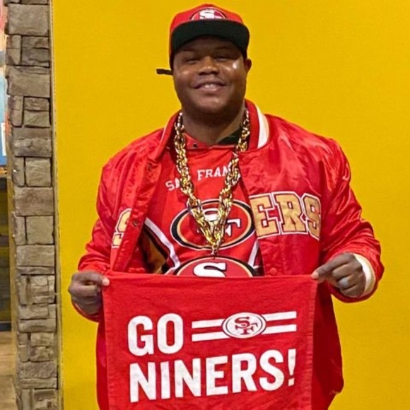 Marcus Deeshun - Poshmark Profile Picture of Marcus Deeshun (@marcusdeeshun) on Poshmark