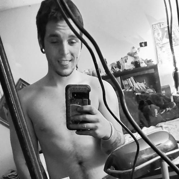 Profile Picture of Curtis Parker (@curtisparker658) on Poshmark