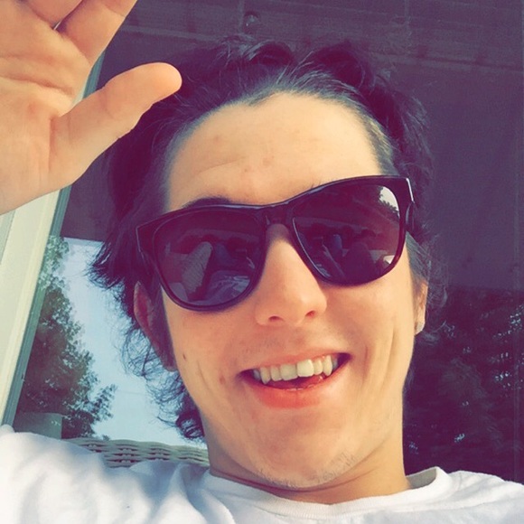 Profile Picture of Sweeney Todd (@thereal_sweeney) on Poshmark