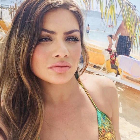 Profile Picture of Ulina Cerdena (@ulinacerdena) on Poshmark