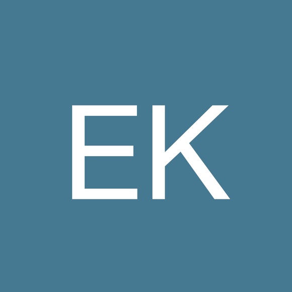 Profile Picture of Elspeth Kursh (@agentelspeth) on Poshmark