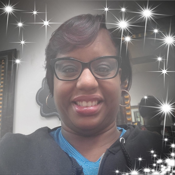 Profile Picture of Jonique Lockhart (@joniquegoodman) on Poshmark