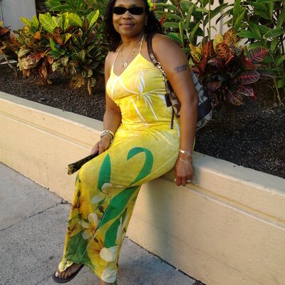 Profile Picture of Evelyn Clay (@ecmathies) on Twitter