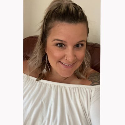 Profile Picture of Amanda Simpson (@@amanda_simpson) on Twitter