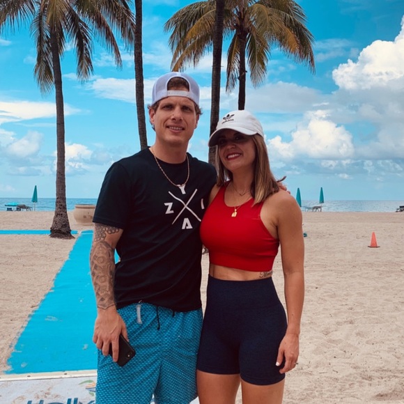 Profile Picture of Ashlee Mavromatis (@ashleemav) on Poshmark