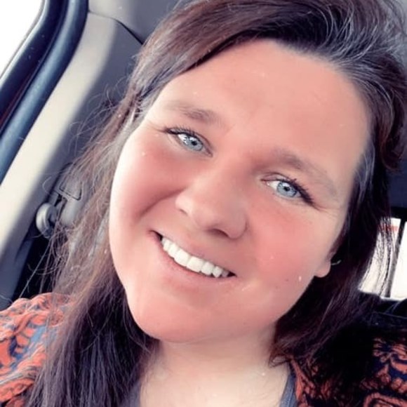 Profile Picture of Samantha Sinclair (@samanthasinclai) on Poshmark