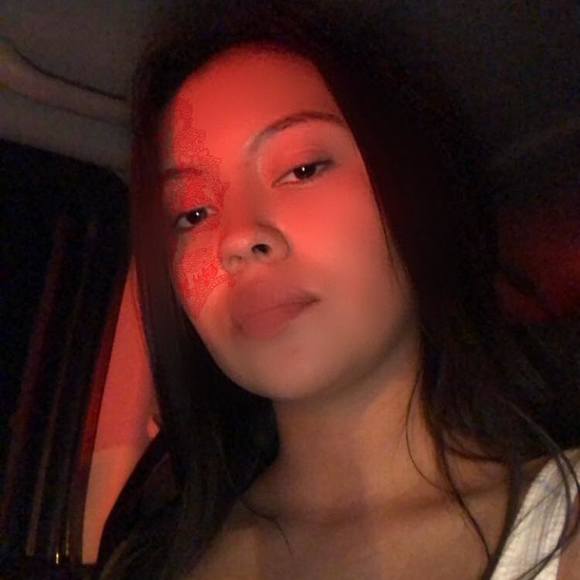 Profile Picture of Kim Perez (@stargirl736) on Poshmark