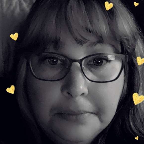Profile Picture of Stacy Marks (@stacymarks) on Poshmark