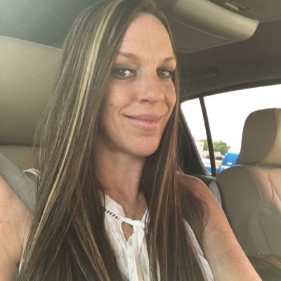 Profile Picture of Jennifer Pettit (@Mermaid1971) on Twitter