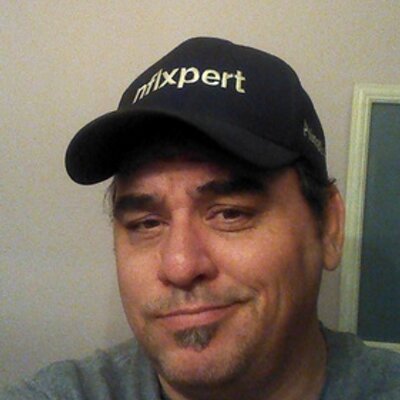 Profile Picture of Peter Alessi (@NFLxper13) on Twitter