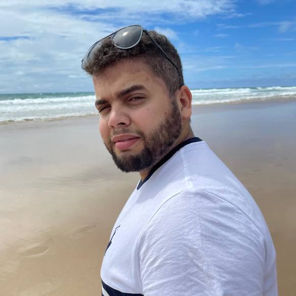 Profile Picture of Marcus Gomes (@marcusmg) on Poshmark