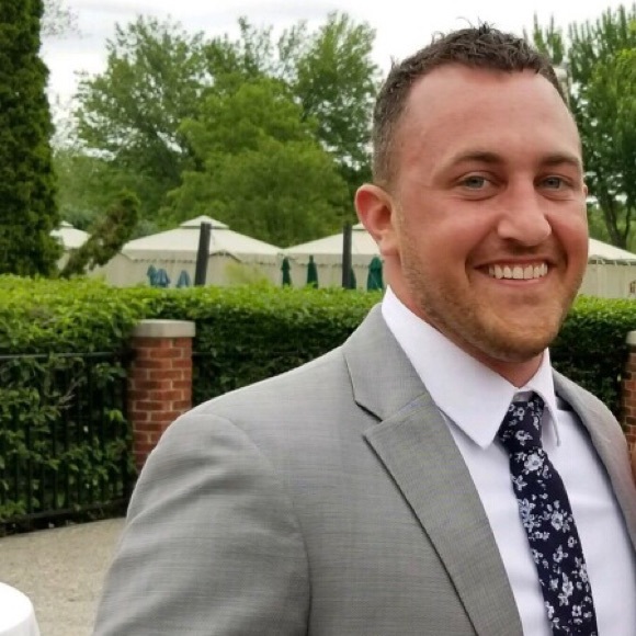 Profile Picture of Dustin Jones (@wineorbourbon) on Poshmark