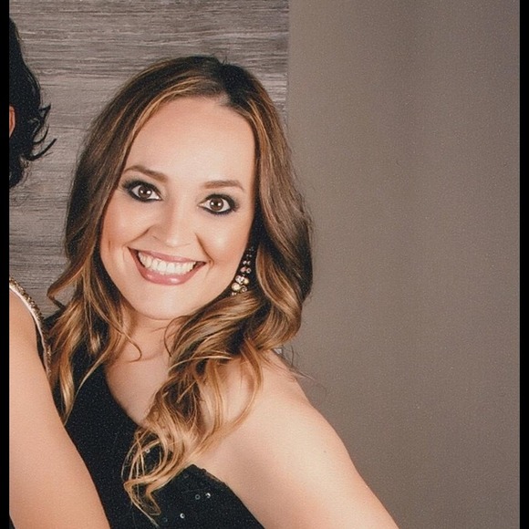 Profile Picture of Jeannette Gianola (@atolito3) on Poshmark