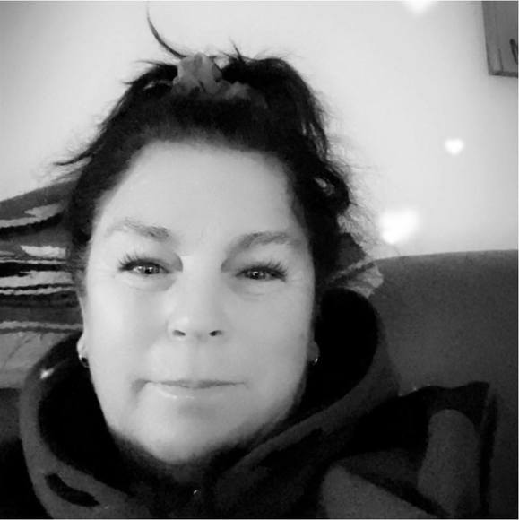 Profile Picture of Tracey Richards (@traceygrowls) on Poshmark
