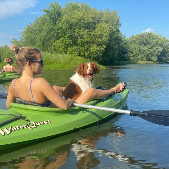 Profile Picture of Grace Golly (@graciegolly) on Poshmark