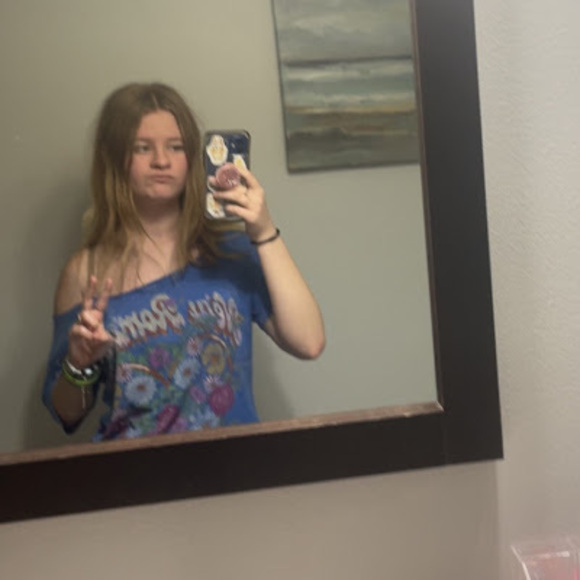 Profile Picture of Ava Gizowski (@avsmagavs) on Poshmark