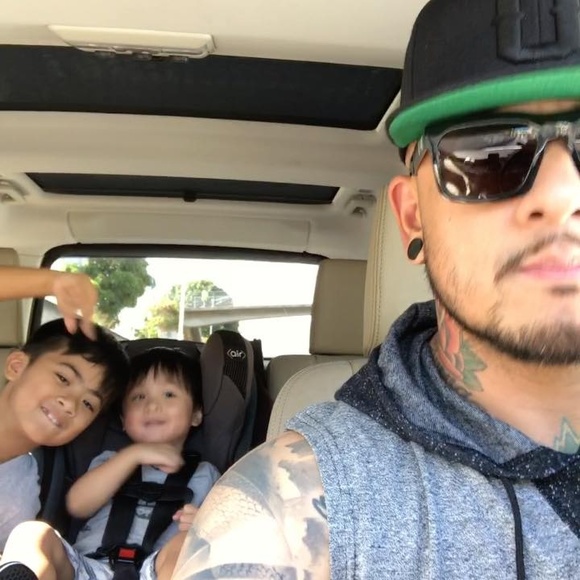 Profile Picture of Tony Muller (@soulflowermedia) on Poshmark