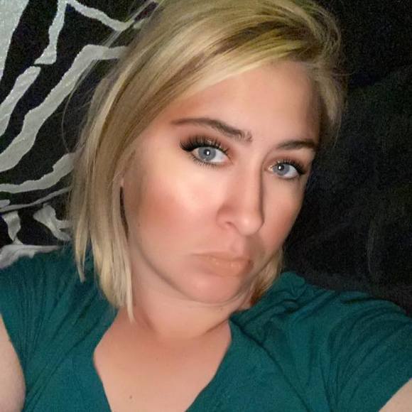 Profile Picture of Ashley Writtenhouse jasinski (@morningstar249) on Poshmark