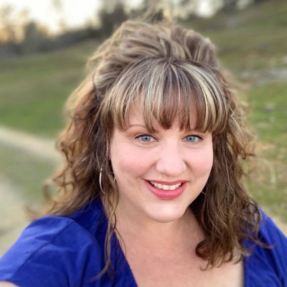 Profile Picture of Karina Pearson (@karinapearson) on Poshmark