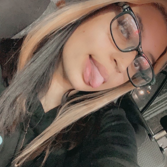 Profile Picture of Kaelin Ky (@kaelinlaster) on Poshmark