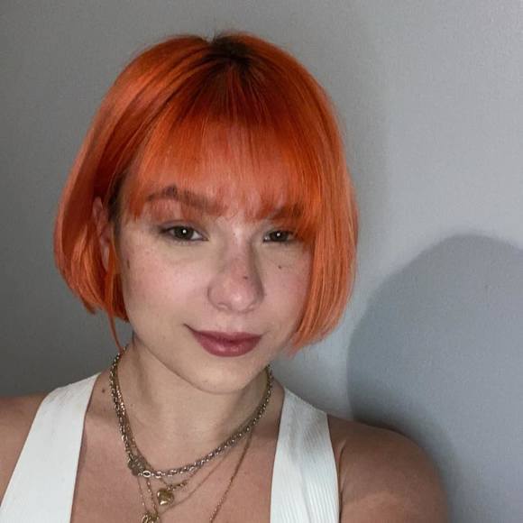 Profile Picture of Alexandra Capela (@alexandracapela) on Poshmark