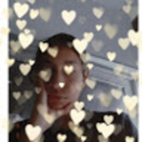 Profile Picture of Valeria Samboni (@valeriasamboni) on Poshmark