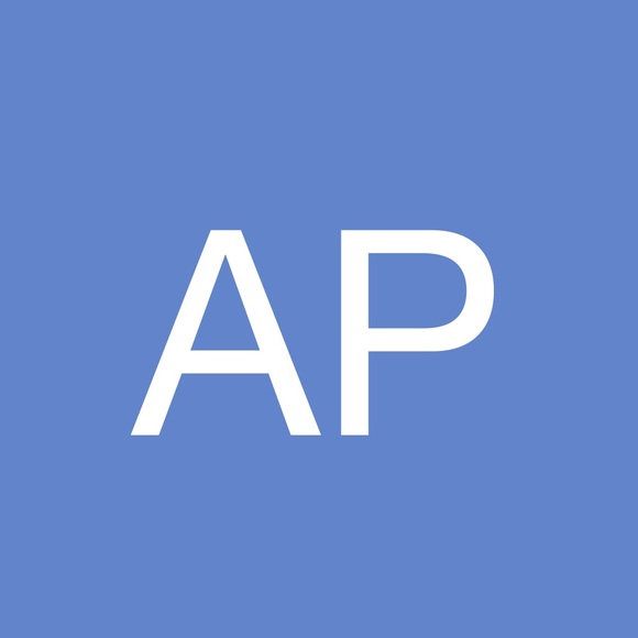 Profile Picture of Andrea Padrone (@aaps3) on Poshmark