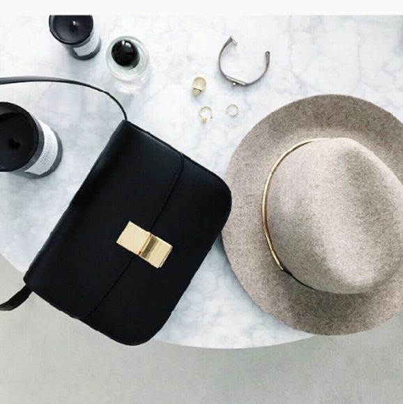 Sierra Angelis - Poshmark Profile Picture of Sierra Angelis (@sierraangelis) on Poshmark