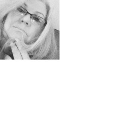 Profile Picture of Penny Parrish (@rosedartmonth) on Twitter