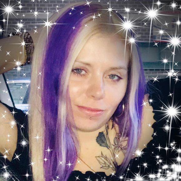 Profile Picture of Renee Salgado (@icyrenee) on Poshmark