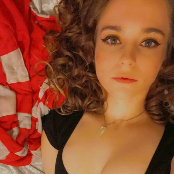 Profile Picture of Siyerra Surman (@nixangelus5) on Poshmark