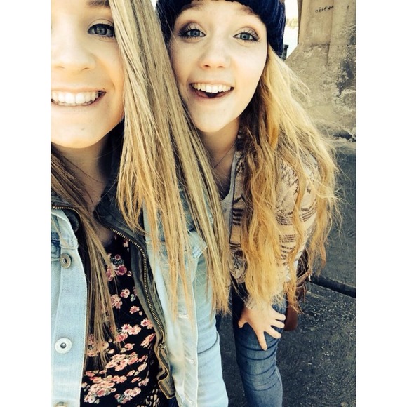 Profile Picture of Olivia Dieringer (@dieringer34) on Poshmark