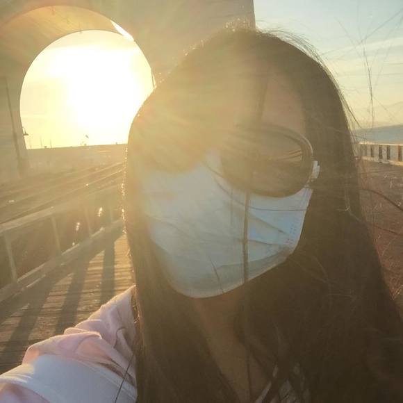 Profile Picture of Yufeng Zhang (@yufeng) on Poshmark