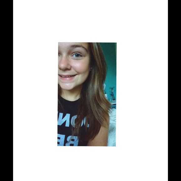 Profile Picture of Madison Detlaff (@omgitzmbaby) on Poshmark