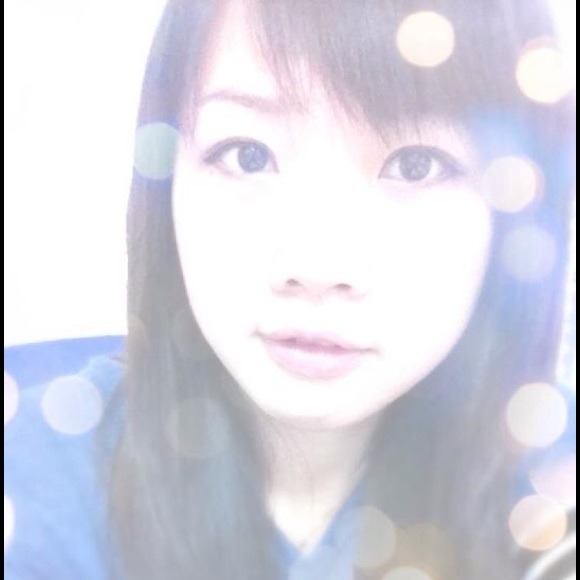 Profile Picture of Hui Huang (@jenny81972) on Poshmark