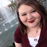 Profile Picture of Sarah Embry (@sassybookworm15) on Instagram
