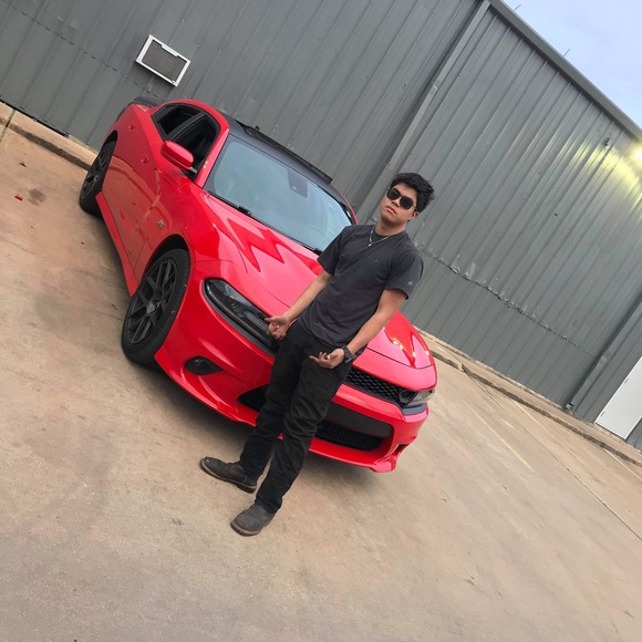 Profile Picture of Alex Perdomo (@perdoeri007) on Poshmark