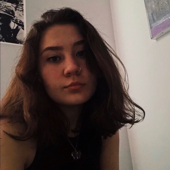 Profile Picture of Jenna Elsaesser (@jennaels) on Poshmark