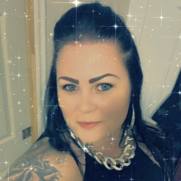 Profile Picture of Diana Mitges (@miss_diana) on Poshmark