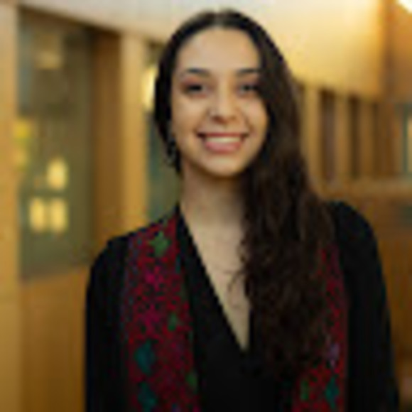 Profile Picture of Seda Bagiryan (@seda_bagiryan) on Poshmark