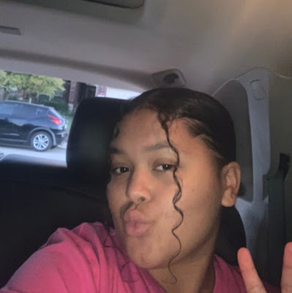 Profile Picture of Liyah Wormley (@anwormley01) on Poshmark