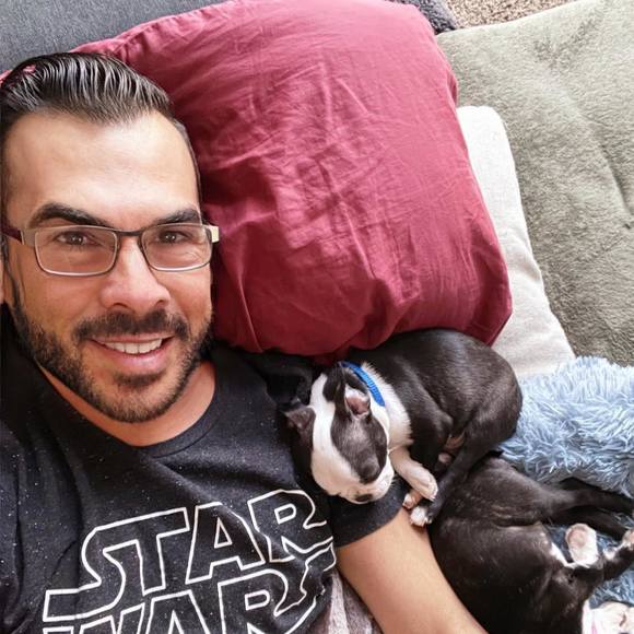 Profile Picture of Gilbert Lucero (@gilbertlucer907) on Poshmark