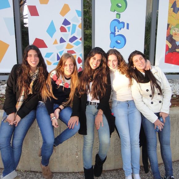 Profile Picture of Melu Jarabroviski (@meluj) on Poshmark