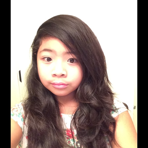 Profile Picture of Elanna Ngaya (@pasteldreamer19) on Poshmark