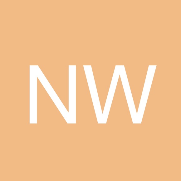 Profile Picture of Nora Wong (@nwong202020) on Poshmark