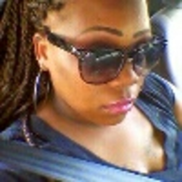 Joycelyn Peeples - Poshmark Profile Picture of Joycelyn Peeples (@aquariuscutie86) on Poshmark